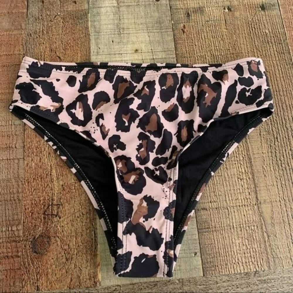 Beach sissi pink leopard print bikini swimsuit bottom size small